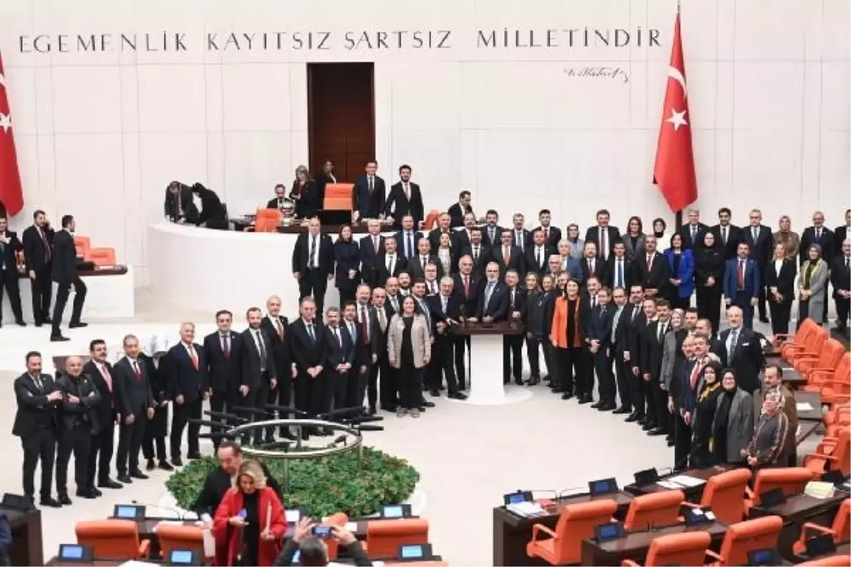 Bakan Işıkhan: Asgari ücretin herkesin mutabık kaldığı seviyede olmasını ümit ediyoruz (2)