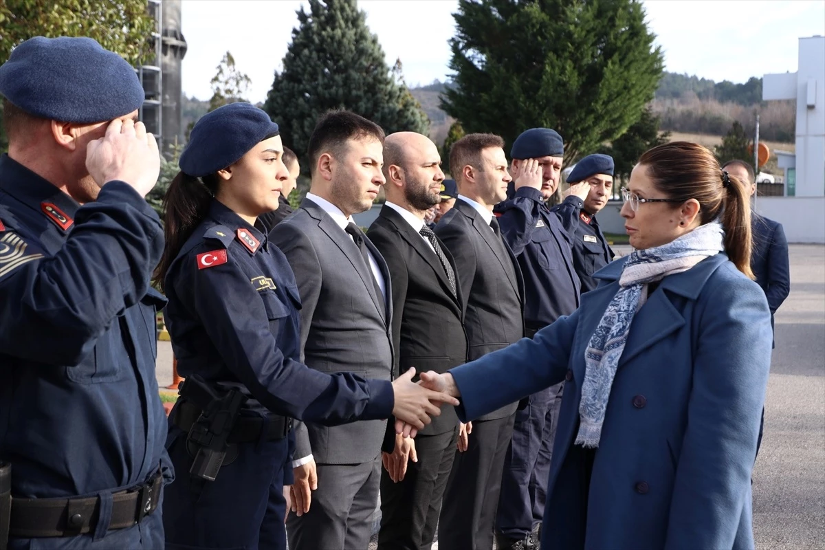 Bartın Valisi Nurtaç Arslan, İl Jandarma Komutanlığı ve DSİ 233. Şube Müdürlüğünü ziyaret etti