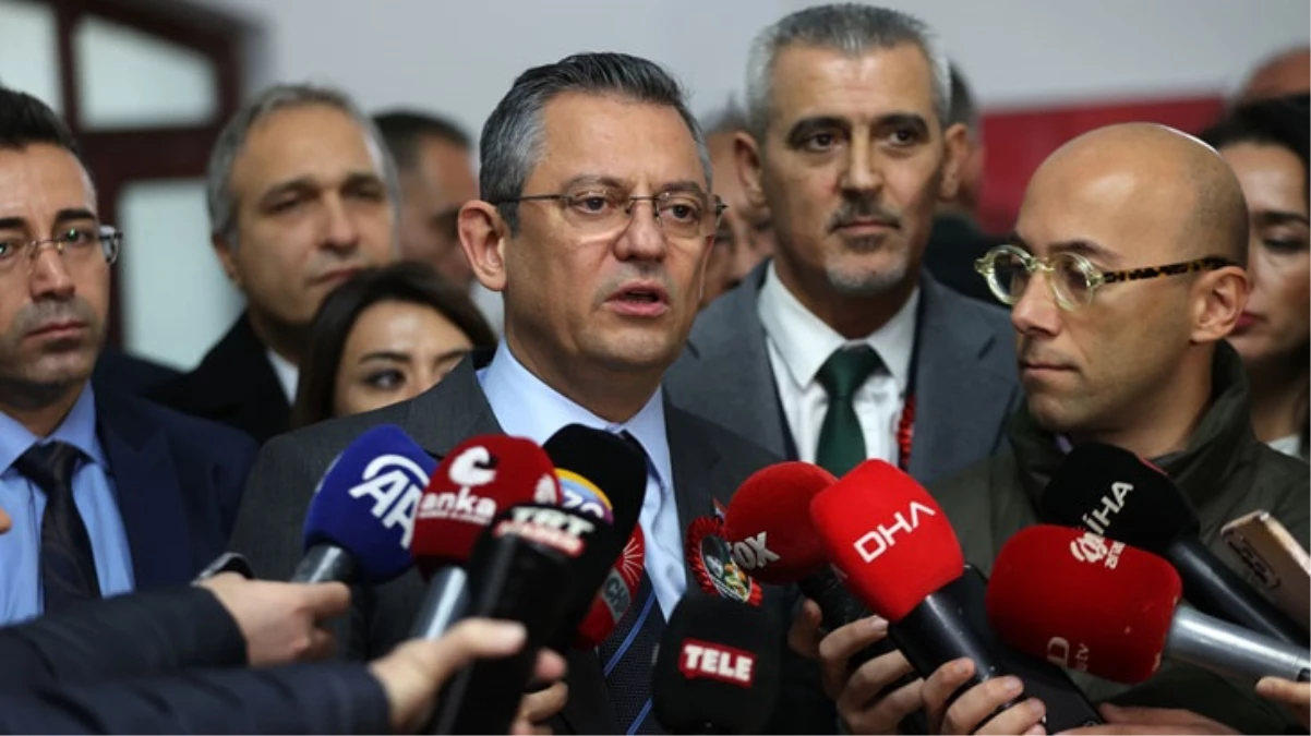 CHP Genel Başkanı Özel İYİ Parti\'ye seslendi: Türkiye\'deki herkesle barış ilan ediyoruz