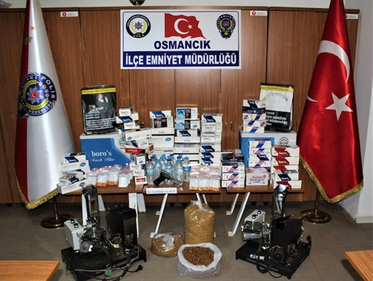 Çorum\'un Osmancık ilçesinde kaçak tütün ve mamulleri ticareti yapan 8 kişi gözaltına alındı
