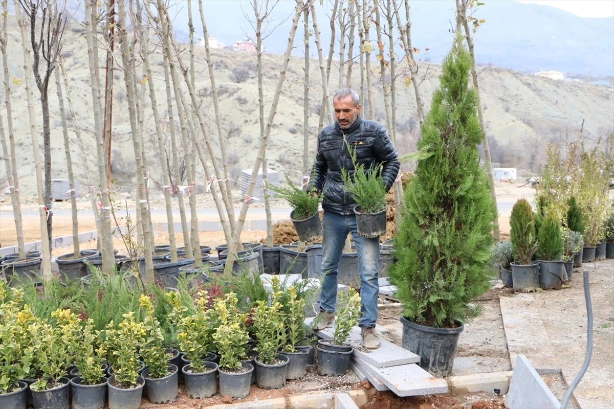 Diyarbakır Büyükşehir Belediyesi Çüngüş Millet Bahçesi\'nde çalışmalar devam ediyor