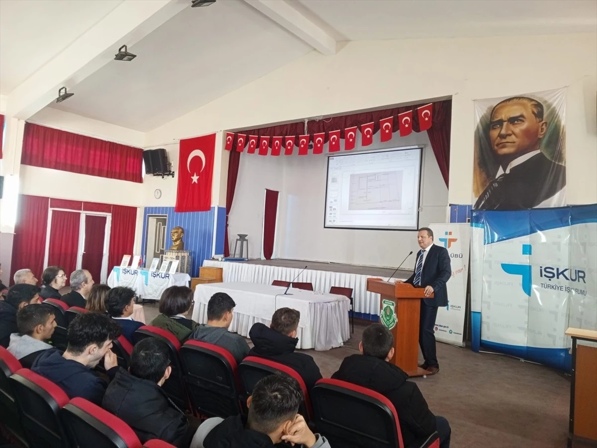 Edirne\'de öğrencilere meslek tanıtım günü düzenlendi