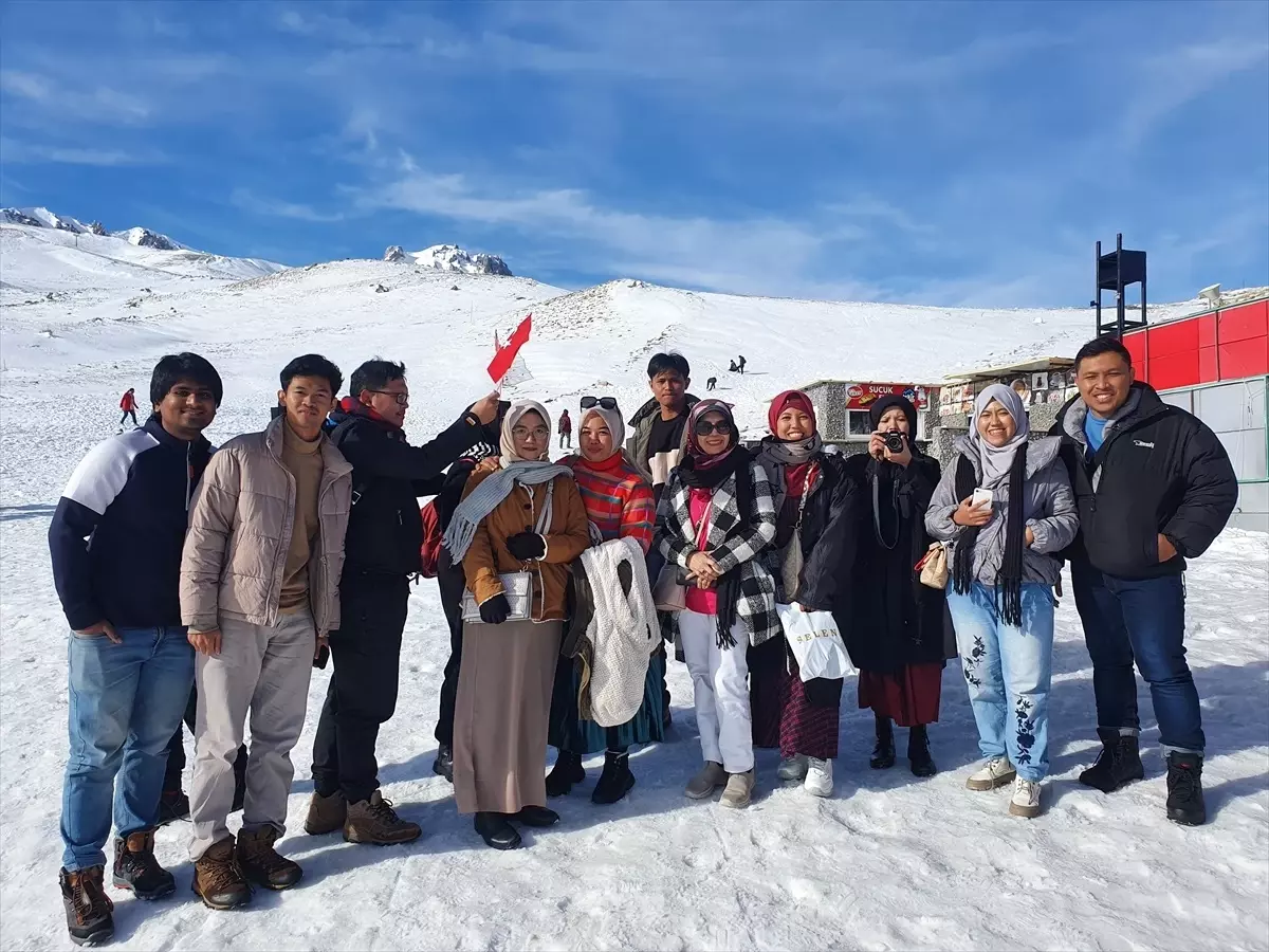 Endonezyalı turistlerden Erciyes\'e övgü