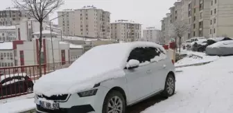 Hakkari'de Kar Yağışı: 22 Yerleşim Yerine Ulaşım Sağlanamıyor