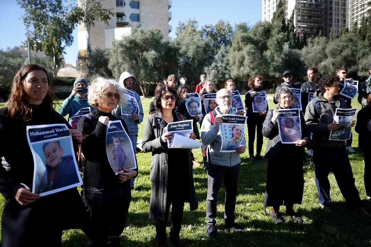 İsrailli Yahudi aktivistler İsrail\'in Gazze saldırılarını protesto etti