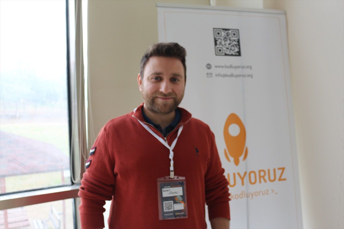 Kodluyoruz Derneği, İSTE\'de gençlere iş hazırlığı programı düzenledi