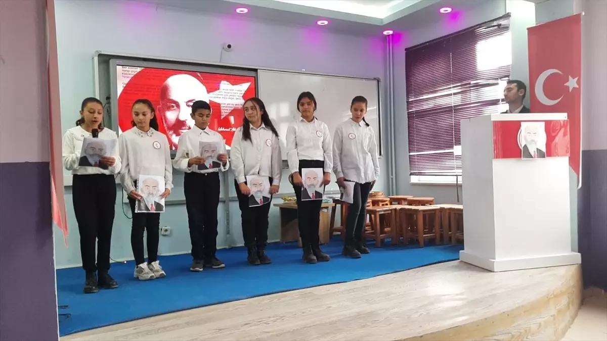 İstiklal Marşı şairi Mehmet Akif Ersoy\'un 150. doğum yılı anıldı