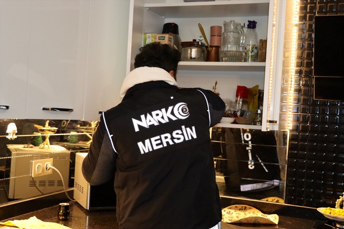 Mersin\'de uluslararası uyuşturucu ticareti yapan şahıs yakalandı