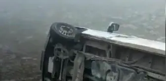 Şanlıurfa'da yoğun siste servis minibüsü şarampole devrildi: 8 öğretmen yaralandı