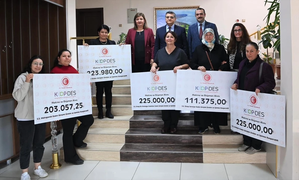 Sinop\'ta Kadın Kooperatifine 988 Bin 412 Lira Destek