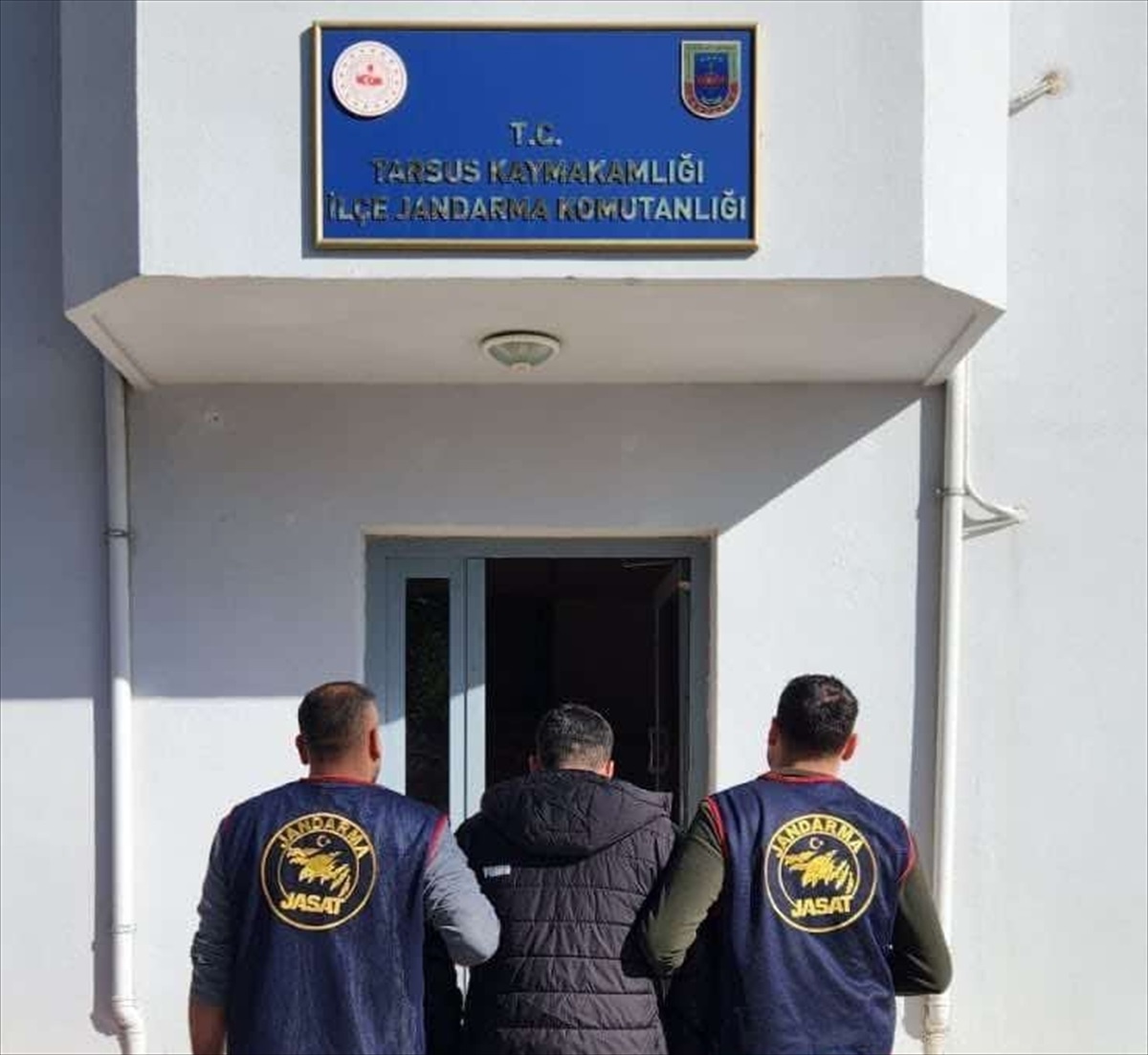 Mersin\'de silah kaçakçılığı yapan 2 şüpheli tutuklandı