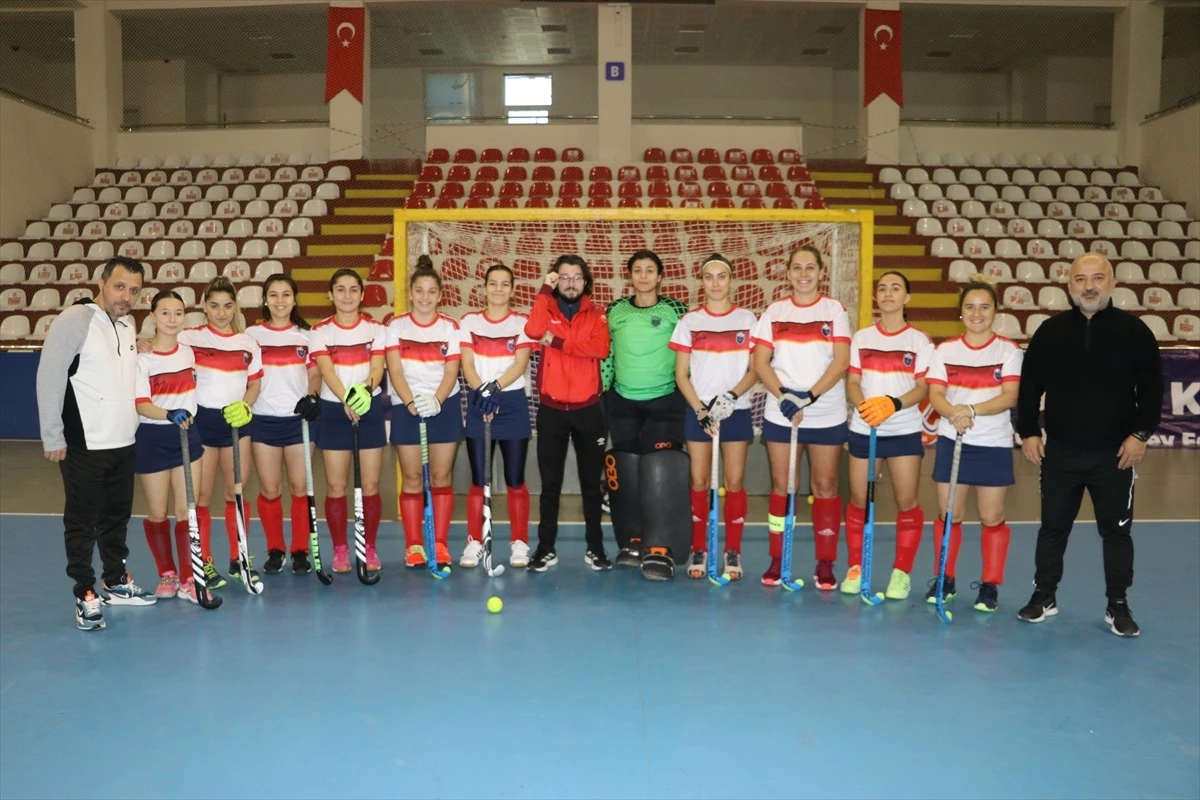 Kadınlar Salon Hokeyi Süper Ligi\'nde play-off takımları belli oldu
