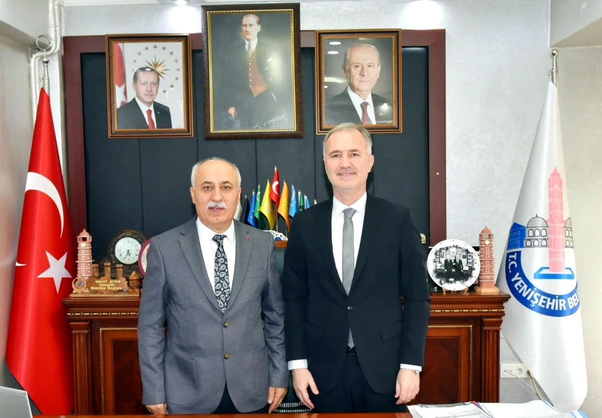 AK Parti\'li İnegöl Belediye Başkanı MHP\'li Yenişehir Belediye Başkanı\'nı ziyaret etti