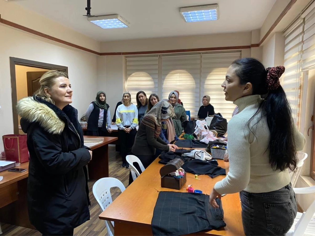 İzmit Belediye Başkanı Fatma Kaplan Hürriyet, kadınlarla bir araya geldi