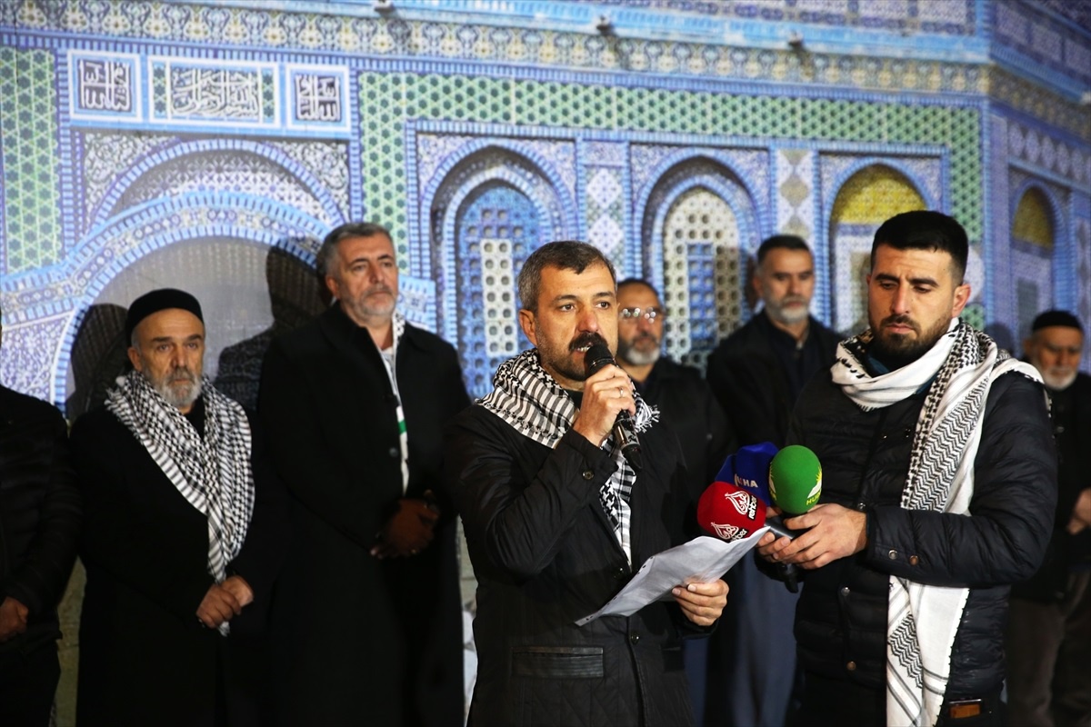 Diyarbakır\'da İsrail\'in Gazze\'ye saldırılarını protesto