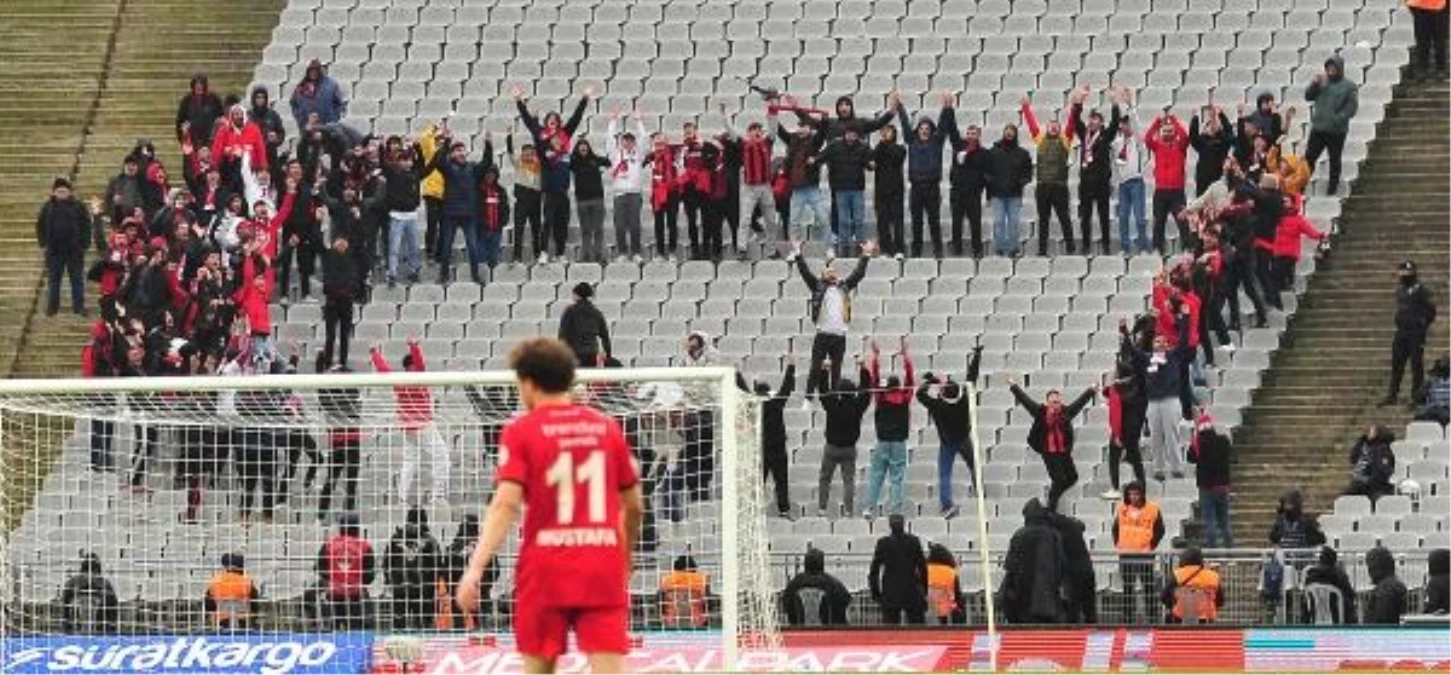 Fatih Karagümrük, Gaziantep FK\'ya 3-0 mağlup oldu