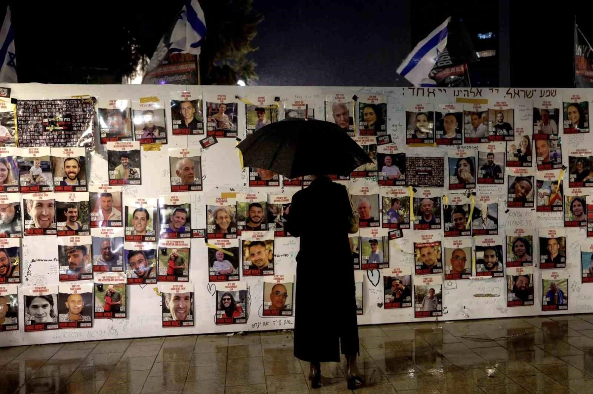 Tel Aviv\'de protesto gösterisinde Netanyahu\'ya seçim çağrısı
