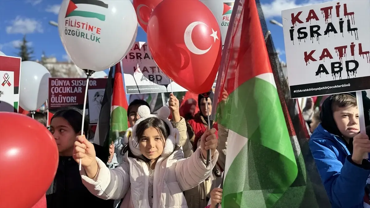 İsrail\'in Gazze\'ye yönelik saldırıları Çorum\'da protesto edildi