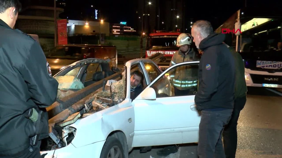 Ataşehir\'de kaza: Sürücü otomobilde sıkıştı