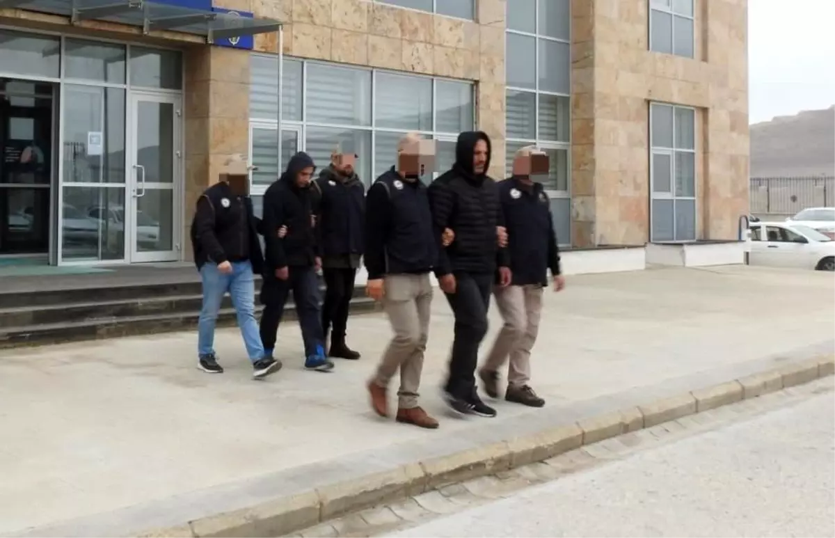 Kırşehir\'de DEAŞ Terör Örgütü adına faaliyet yürüten 2 kişi yakalandı