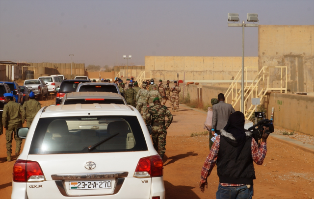 Nijer'deki Fransız askerleri ülkeden çekildi