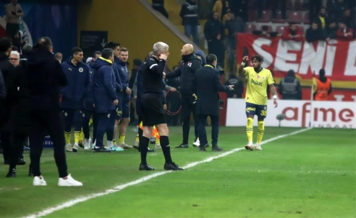 PFDK, Kayserispor maçında kırmızı kart gören Fenerbahçeli oyuncu Fred\'e 3, Mert Hakan Yandaş\'a ise 2 maç men cezası verdi.