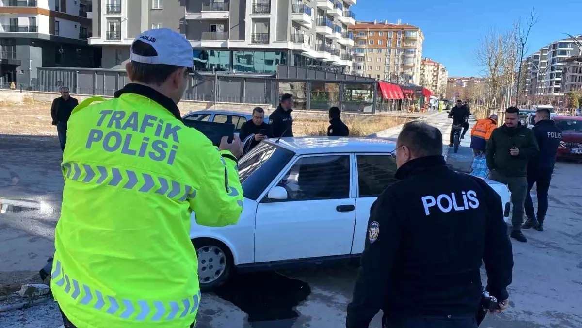 Aksaray\'da polis ile sürücü arasında kovalamaca