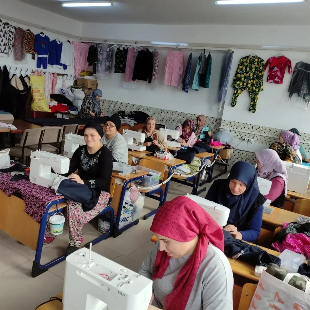 Afyonkarahisar Sandıklı Halk Eğitimi Merkezi Gazze için Üretim Yapıyor