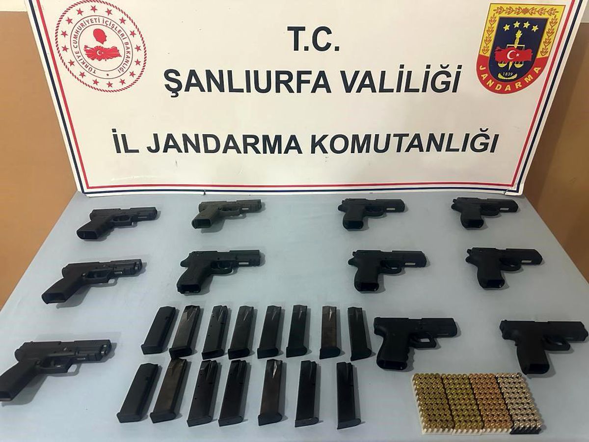 Şanlıurfa\'da 11 Ruhsatsız Tabanca Ele Geçirildi