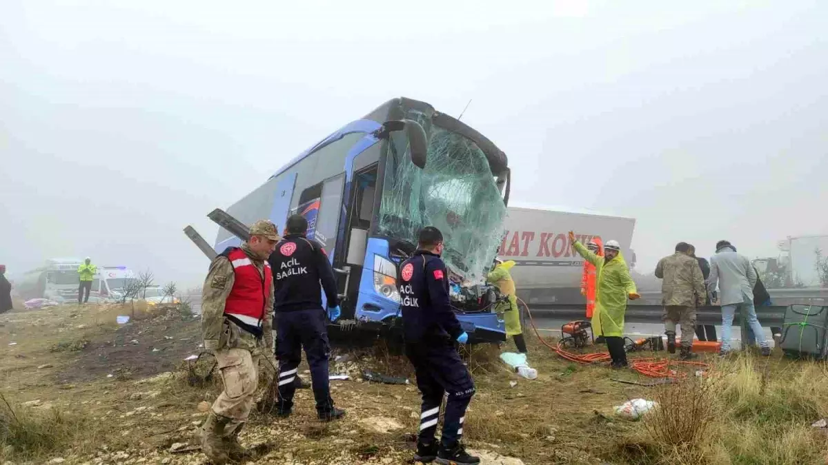 Şanlıurfa\'da zincirleme trafik kazası: 1 ölü, 9 yaralı