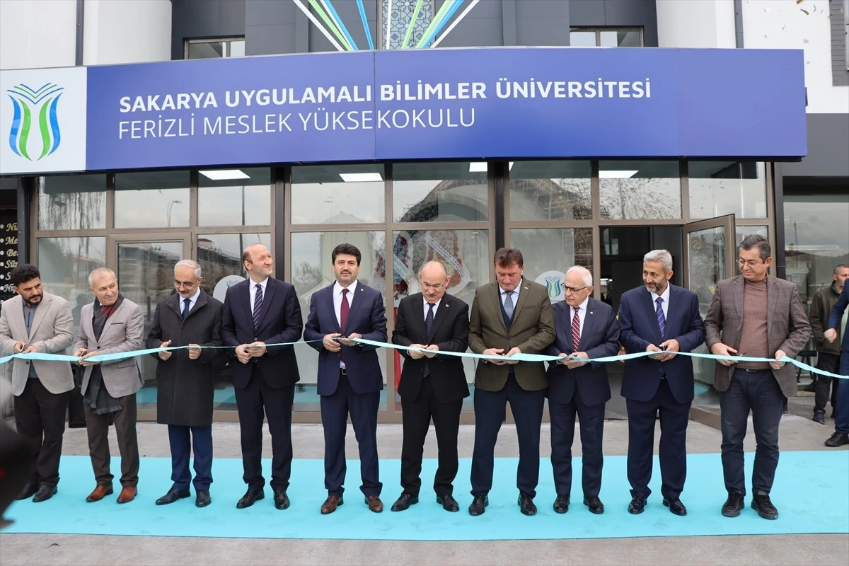 SUBÜ Ferizli Meslek Yüksekokulu\'nun yeni hizmet binası açıldı