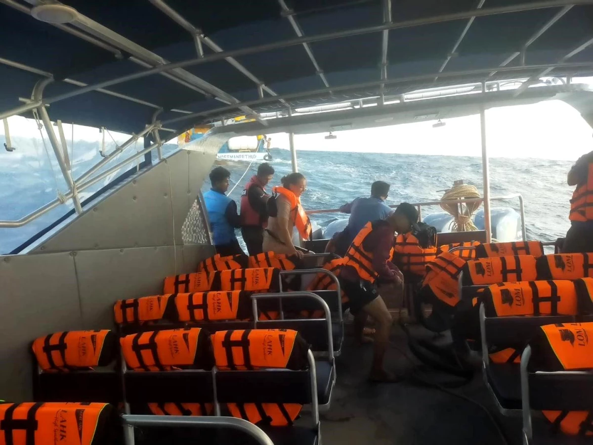 Tayland\'da feribot batma tehlikesi yaşadı