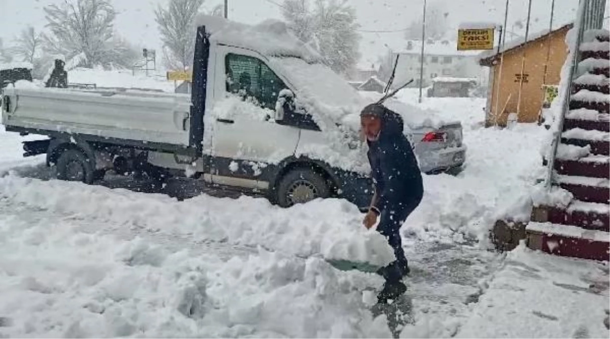 Tunceli\'de Kar Yağışı: 96 Köy Yolu Ulaşıma Kapandı