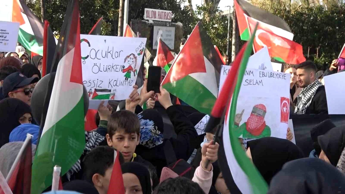 Yalovalı çocuklar Filistinli çocuklar için yürüdü