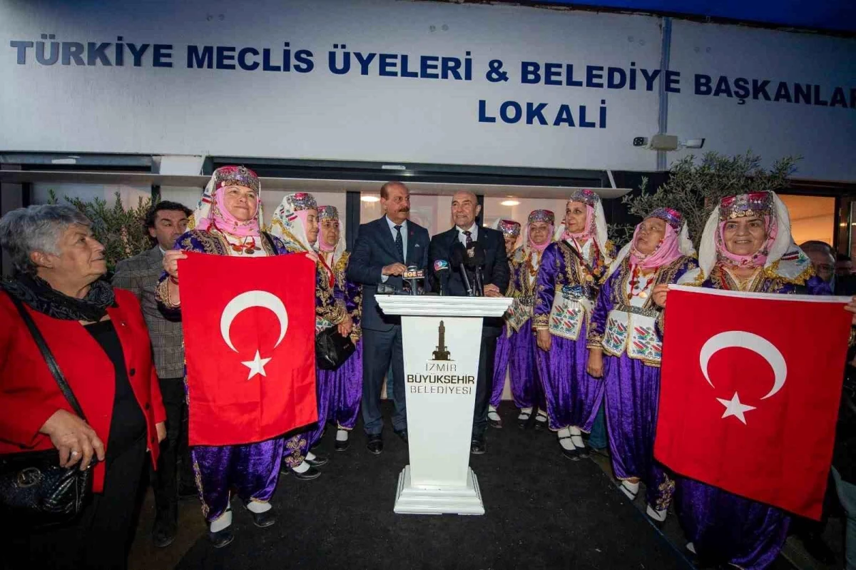 İzmir Büyükşehir Belediye Başkanı Tunç Soyer, Türkiye Belediye Meclis Üyeleri Birliği Lokali\'nin açılışını yaptı