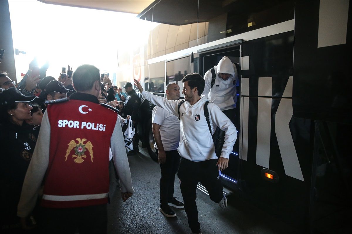 Beşiktaş, Hatayspor maçı için Mersin\'e geldi