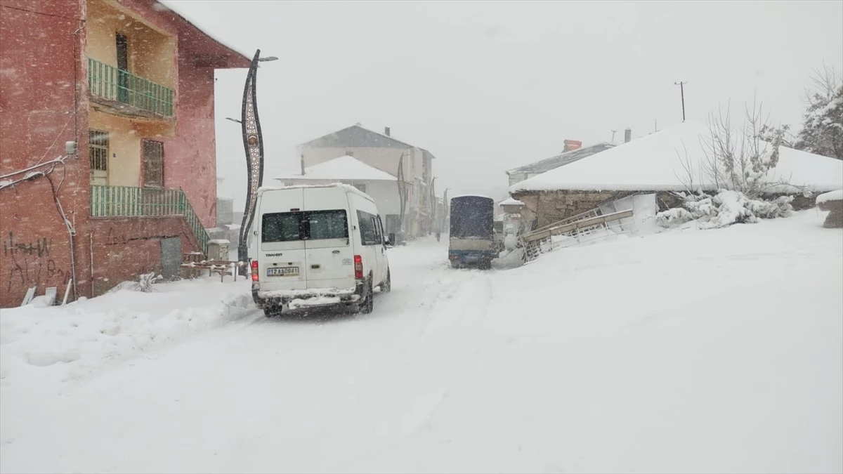Bingöl\'de kar nedeniyle 23 köy yolu ulaşıma kapandı