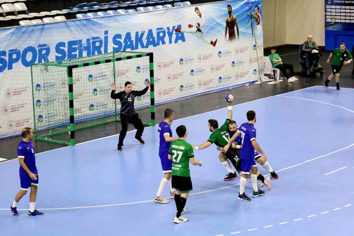Sakarya Büyükşehir Belediyesi Hentbol Takımı 4\'lü finale yükseldi