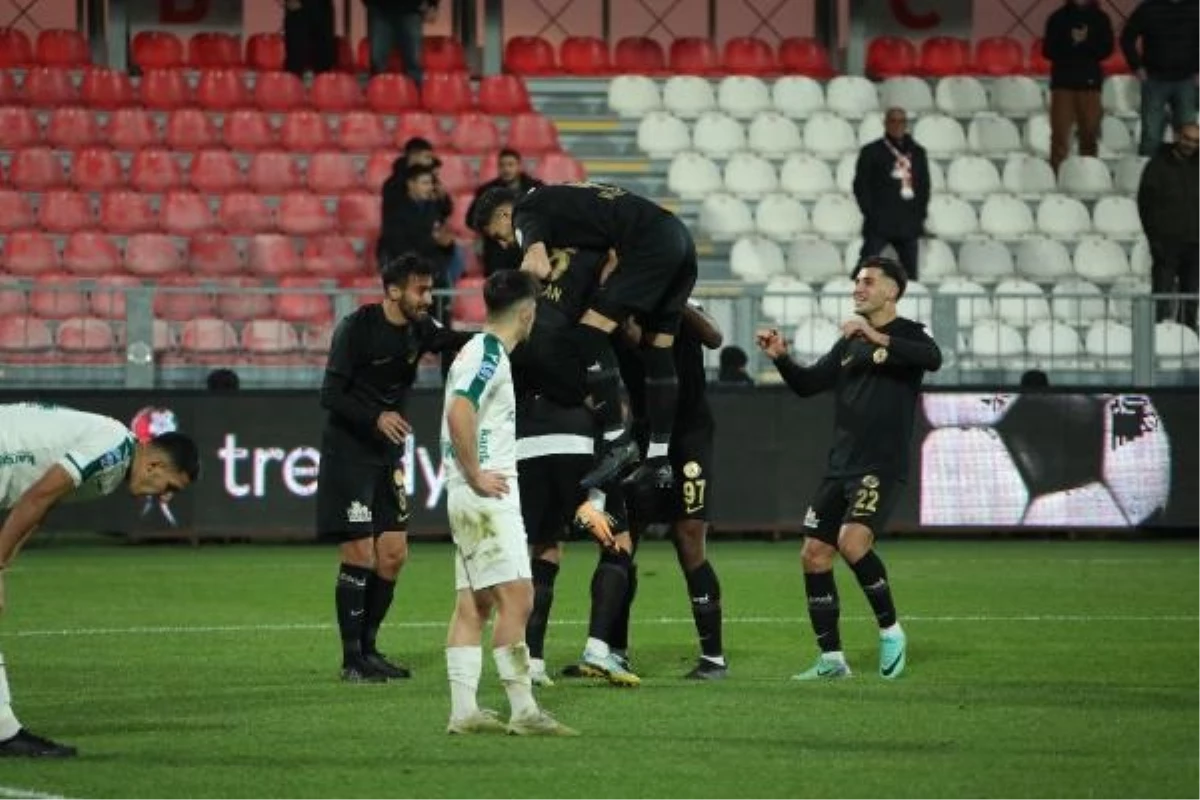 Ümraniyespor, Giresunspor\'u 2-1 mağlup etti