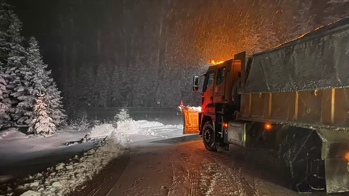 Kastamonu\'da Yoğun Kar Yağışı ve Tipi