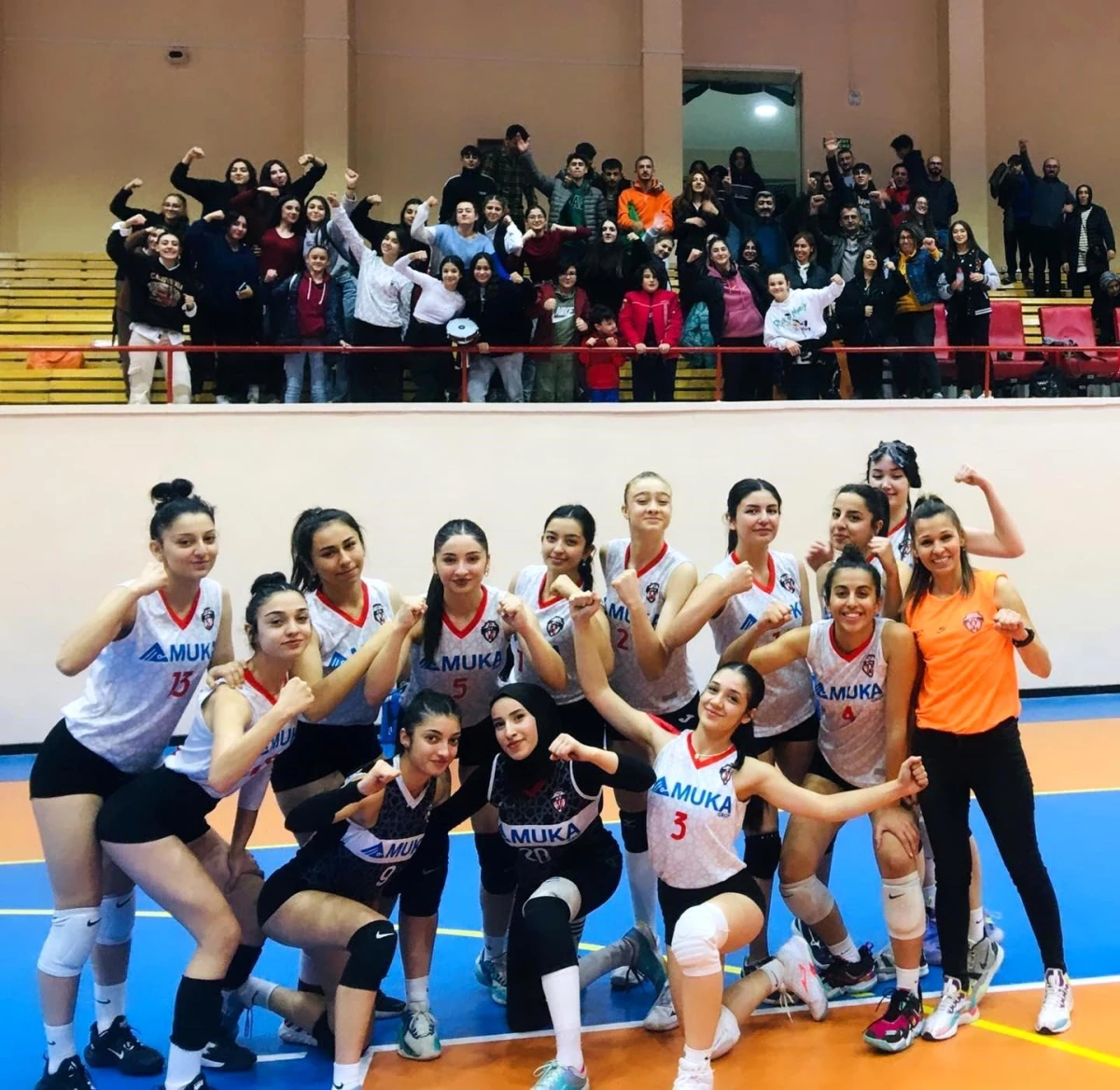 Kayseri Voleybol Kulübü, evinde Adana Voleybolu 3-0 mağlup etti