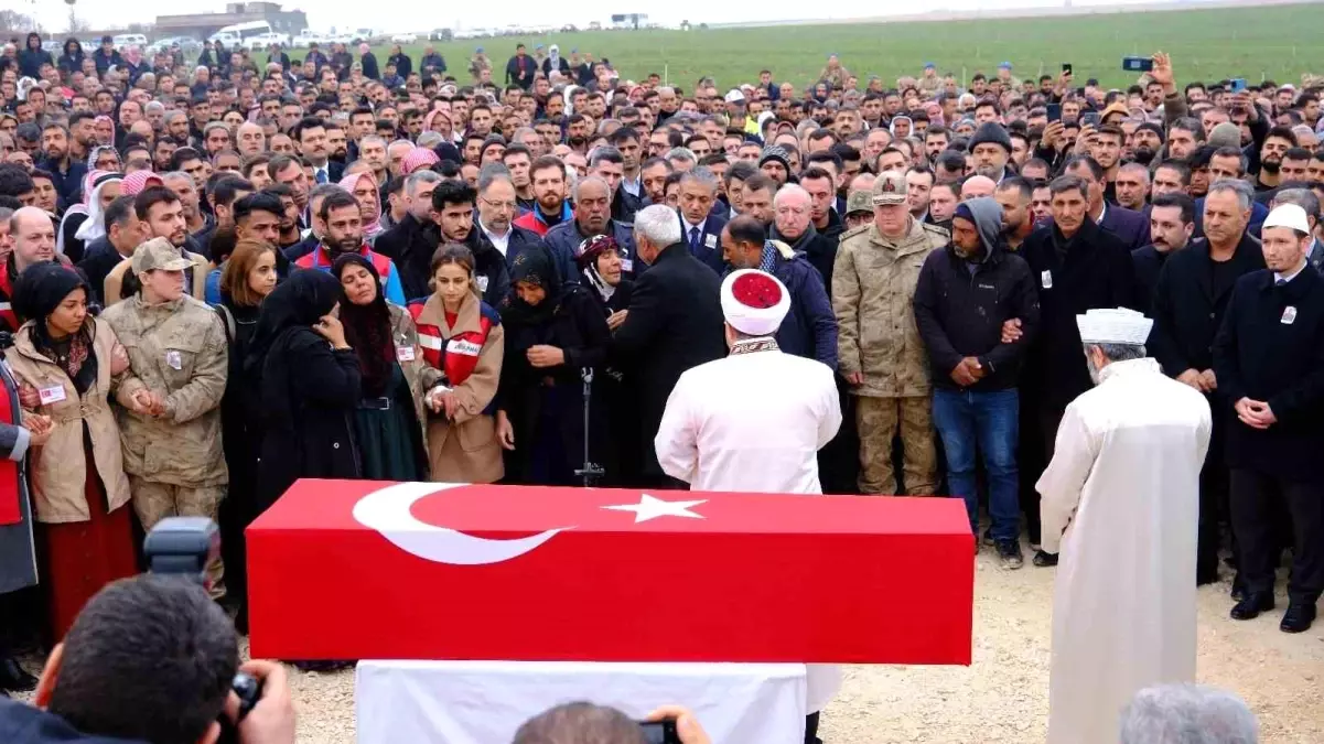 Mardin, şehidini son yolculuğuna uğurladı