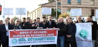 FOX TV binası önünde toplanan Mil-Diyanet Sen üyeleri, Kızıl Goncalar dizisini protesto etti