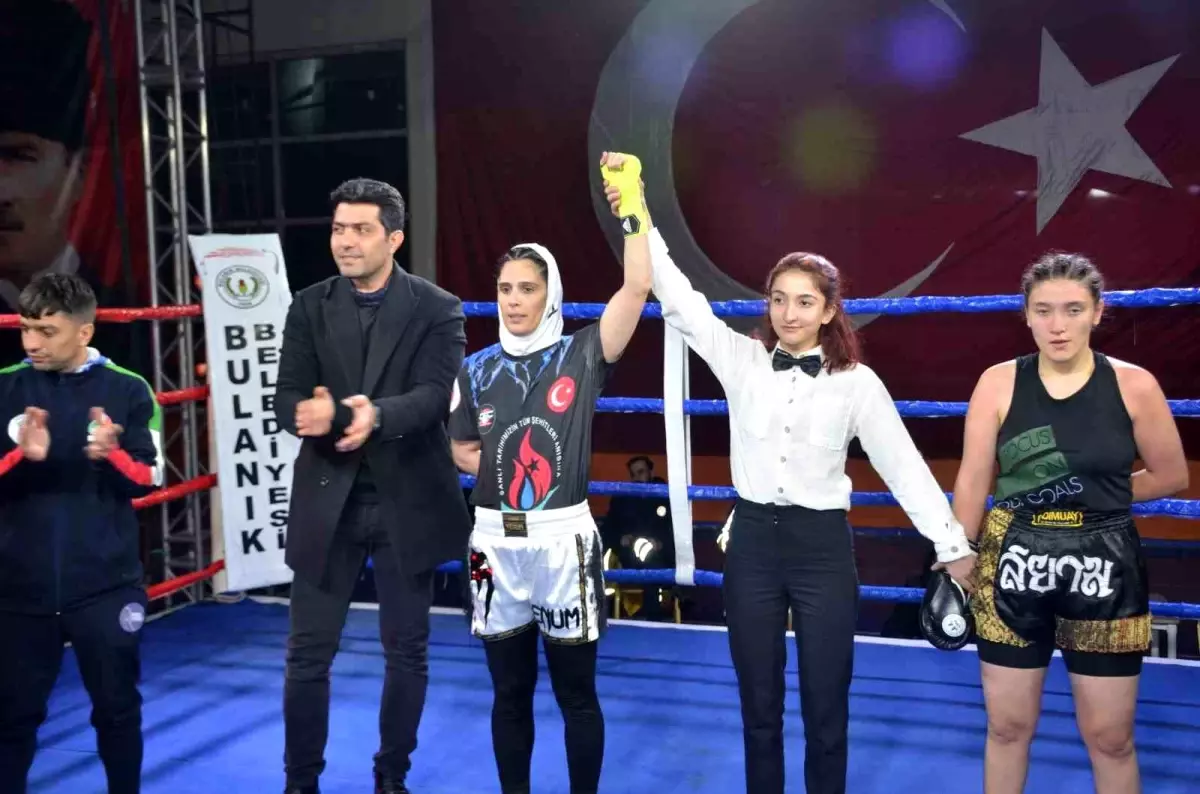 Muş\'ta şehitler anısına Uluslararası Muay Thai Müsabakaları düzenlendi