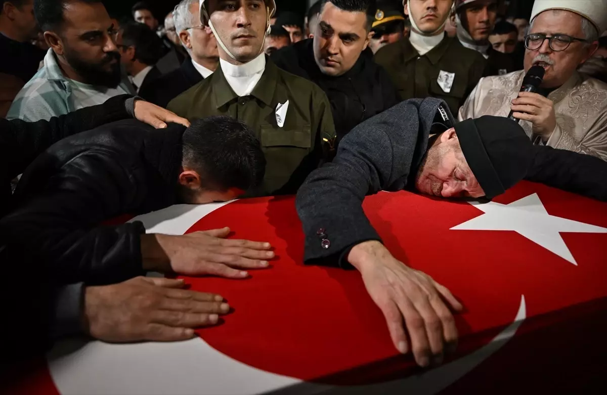 Şehit Piyade Sözleşmeli Er Budak, Manisa\'da son yolculuğuna uğurlandı