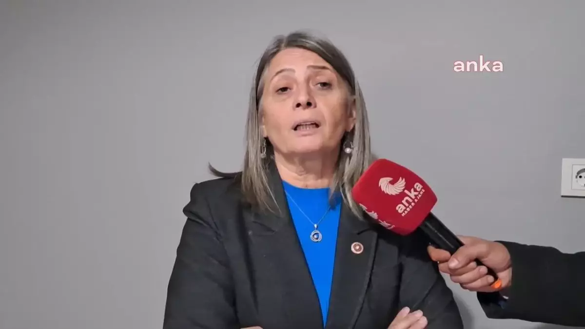 Sibel Suiçmez\'den Bakan Tekin\'e İstifa Çağrısı: "Çok Hevesi Varsa Diyanet İşleri Başkanlığı İçin Başvursun, Oraya Daha İyi Yakışıyor"