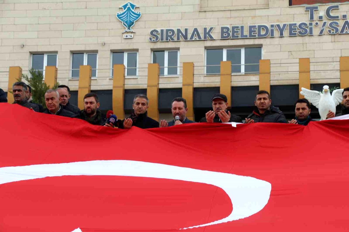 Şırnak\'ta terör saldırılarına tepki, Pençe-Kilit operasyonlarına destek