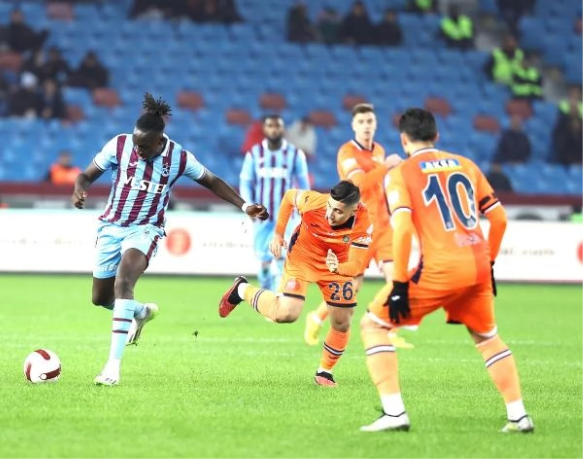 Trabzonspor, Başakşehir ile berabere kalarak araya 30 puanla girdi