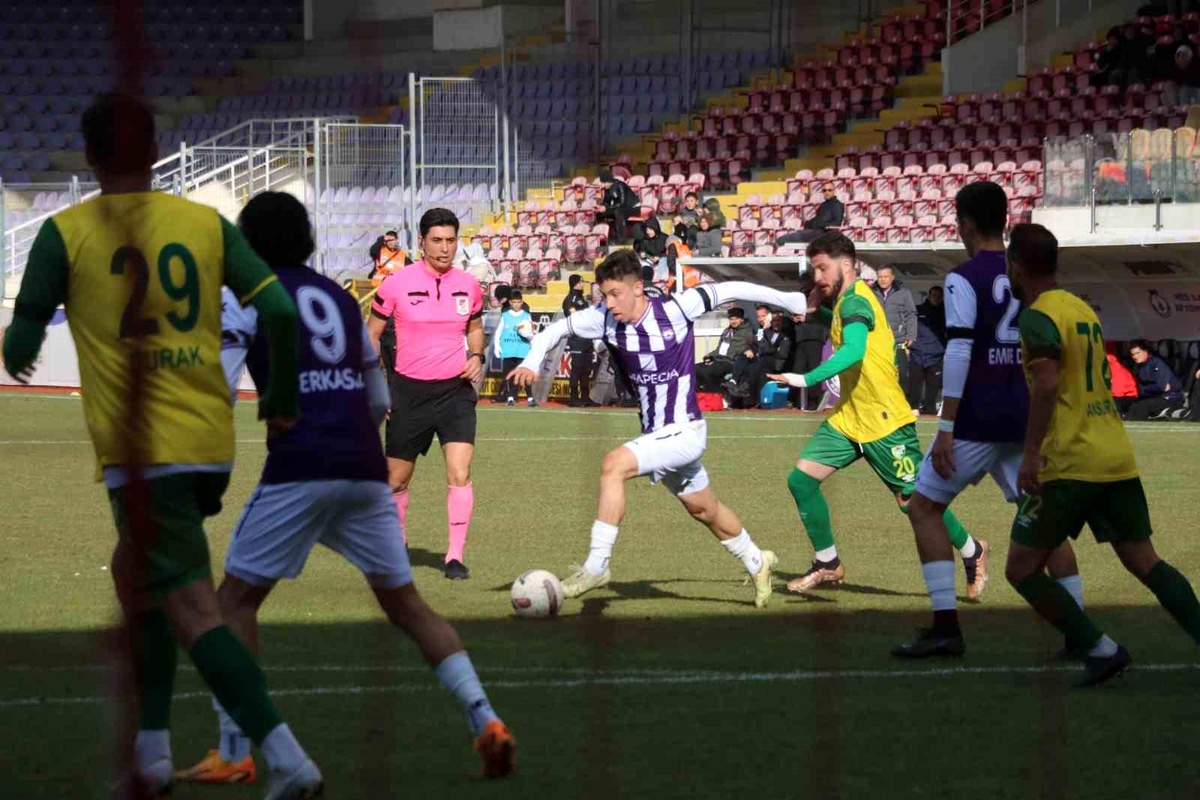Afyonspor Ligin İlk Yarısını 3 Puanla 7. Sırada Tamamladı
