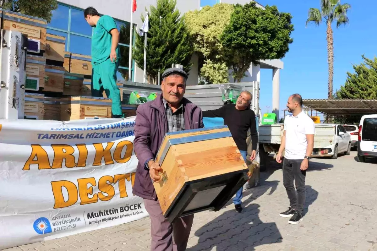 Antalya Büyükşehir Belediyesi Serikli Çiftçilere Destek Verdi